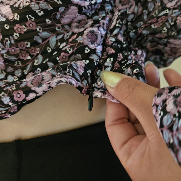 Zara Sheer Floral Knotted Front Crop - Picture 7 of 12